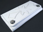 ［今無革銀屋］オリジナル財布二型；比較的落ち着いたモデルが多くビジネスユースにも最適です。ホワイトカウ・ハイド（白牛革）だけで仕上げた純白の財布です。銀製の‘山桜’コンチョがお洒落です。